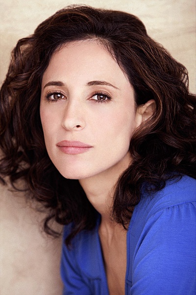 达尼爱拉·库恩的写真