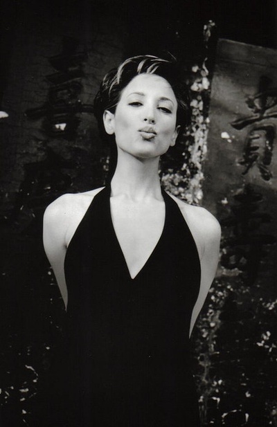 达尼爱拉·库恩的写真