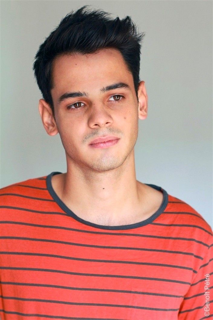 贝仁格·安索的写真