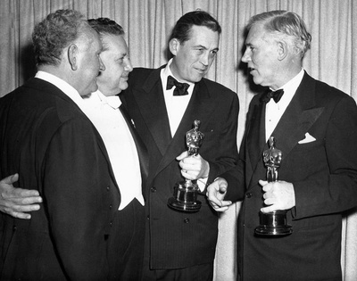 沃尔特·休斯顿的写真-Presenters Frank Bor...