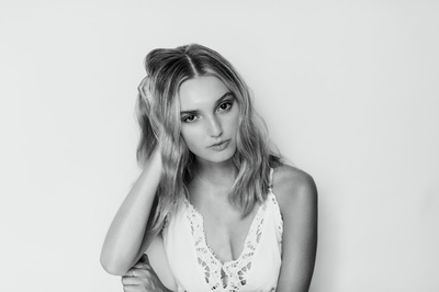 凯特琳·伯纳德的写真