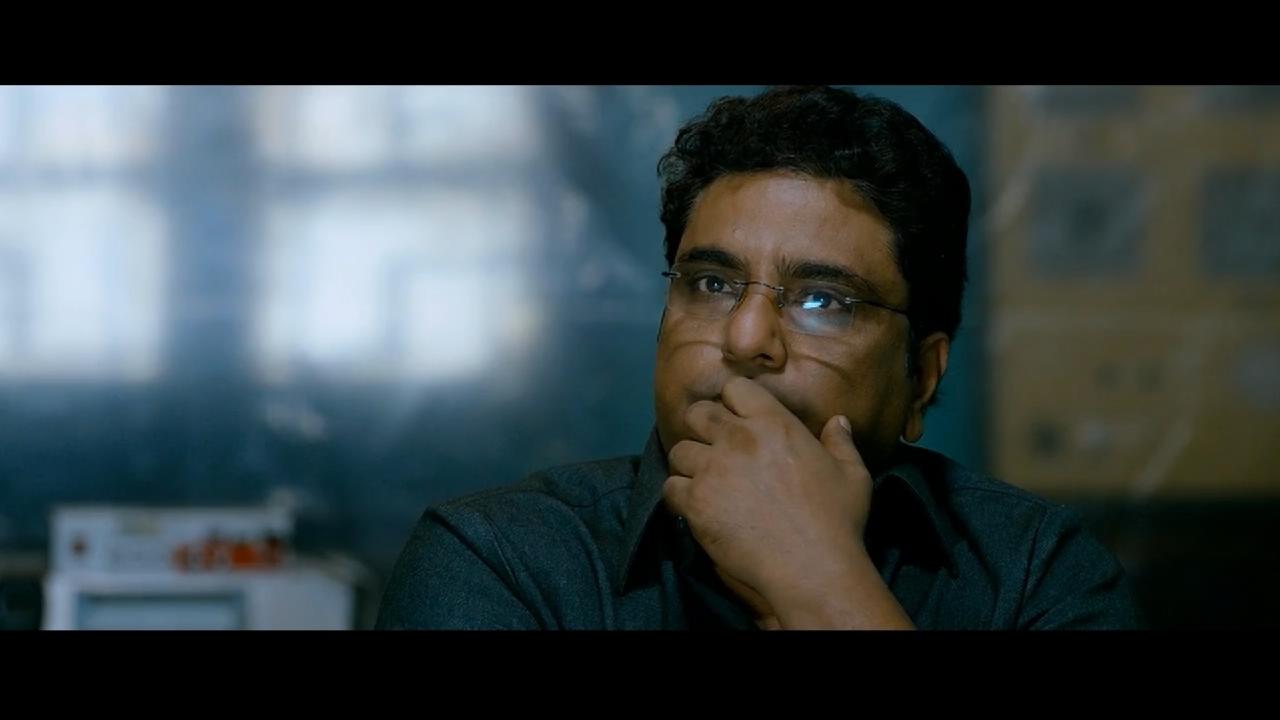 萨基尔·侯赛因的写真-《枪》