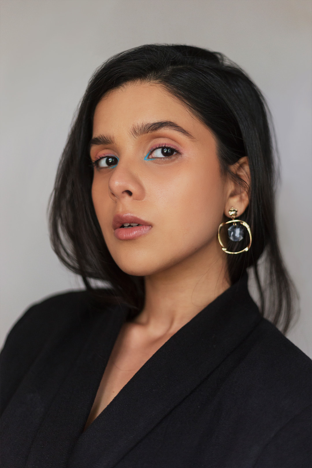 拉什米·阿格德卡的写真