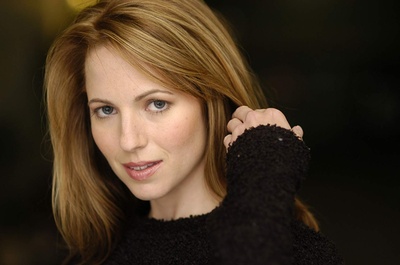 劳拉·克利夫顿的写真