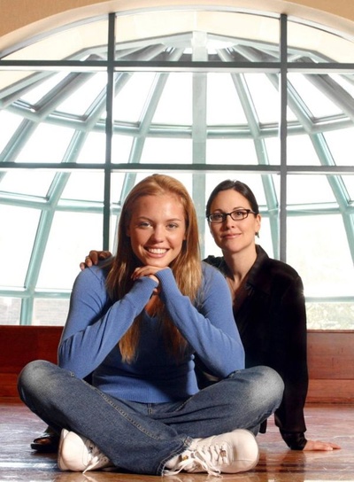 凯伦·孟可芙的写真