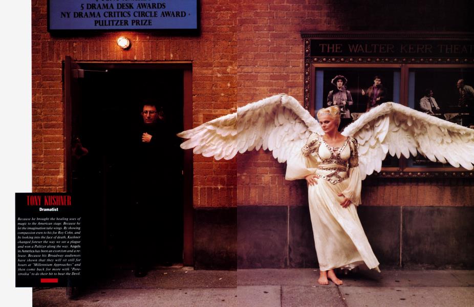 托尼·库什纳的写真