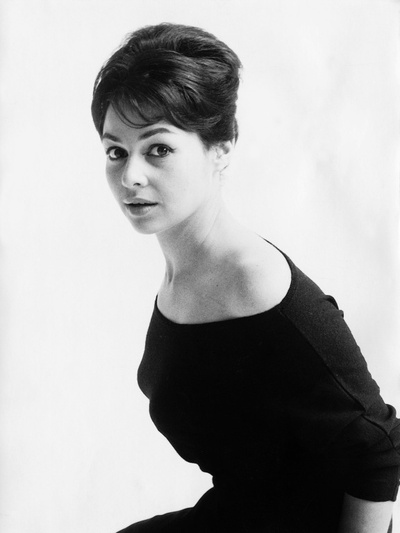 吉拉·阿尔玛戈的写真