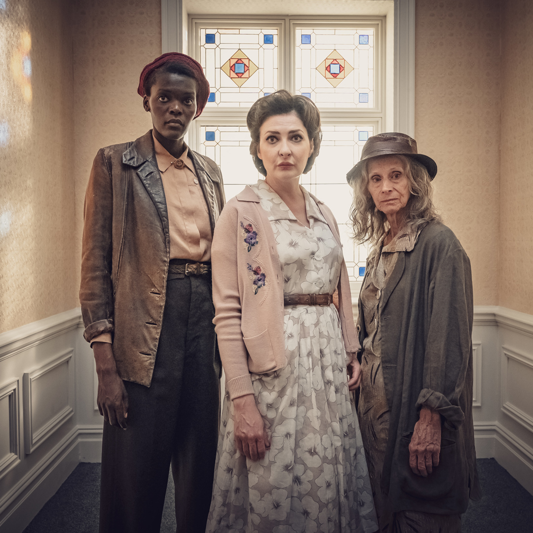 丽塔·塔欣厄姆的写真