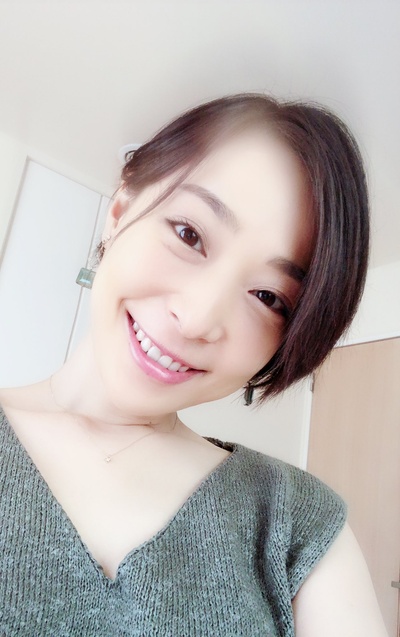 大谷麻衣的写真