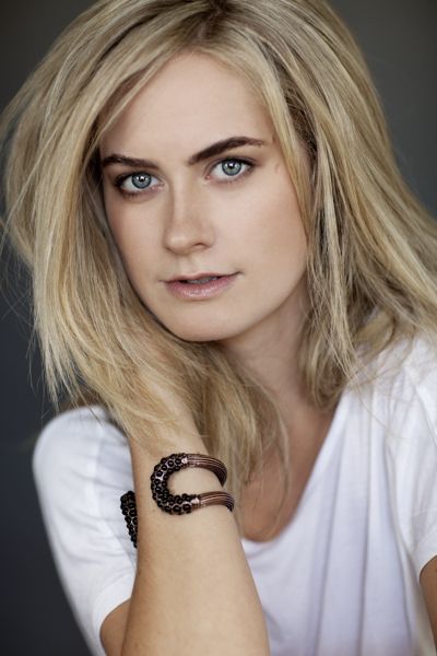 安娜·阿尔丁的写真