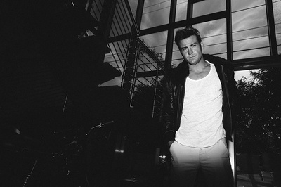 泰勒·海涅斯的写真