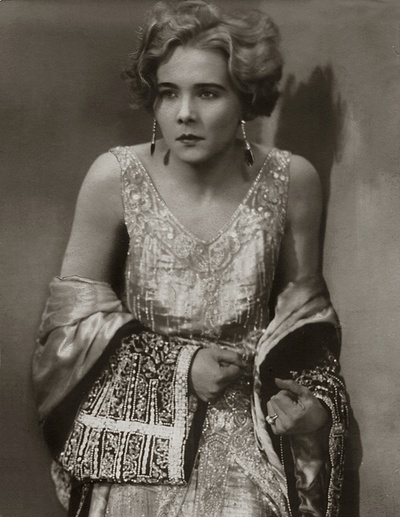 戈达·毛瑞斯的写真