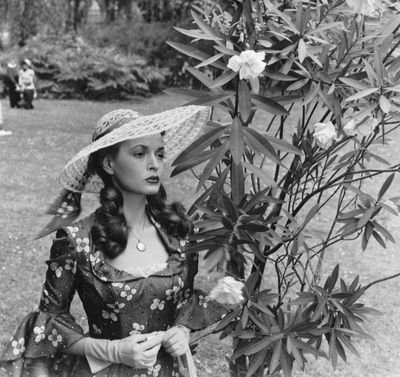 埃尔尼·曼戈尔德的写真