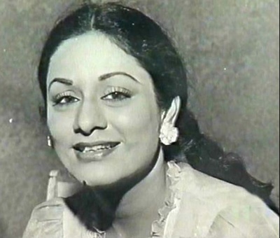 阿鲁娜·伊拉尼的写真