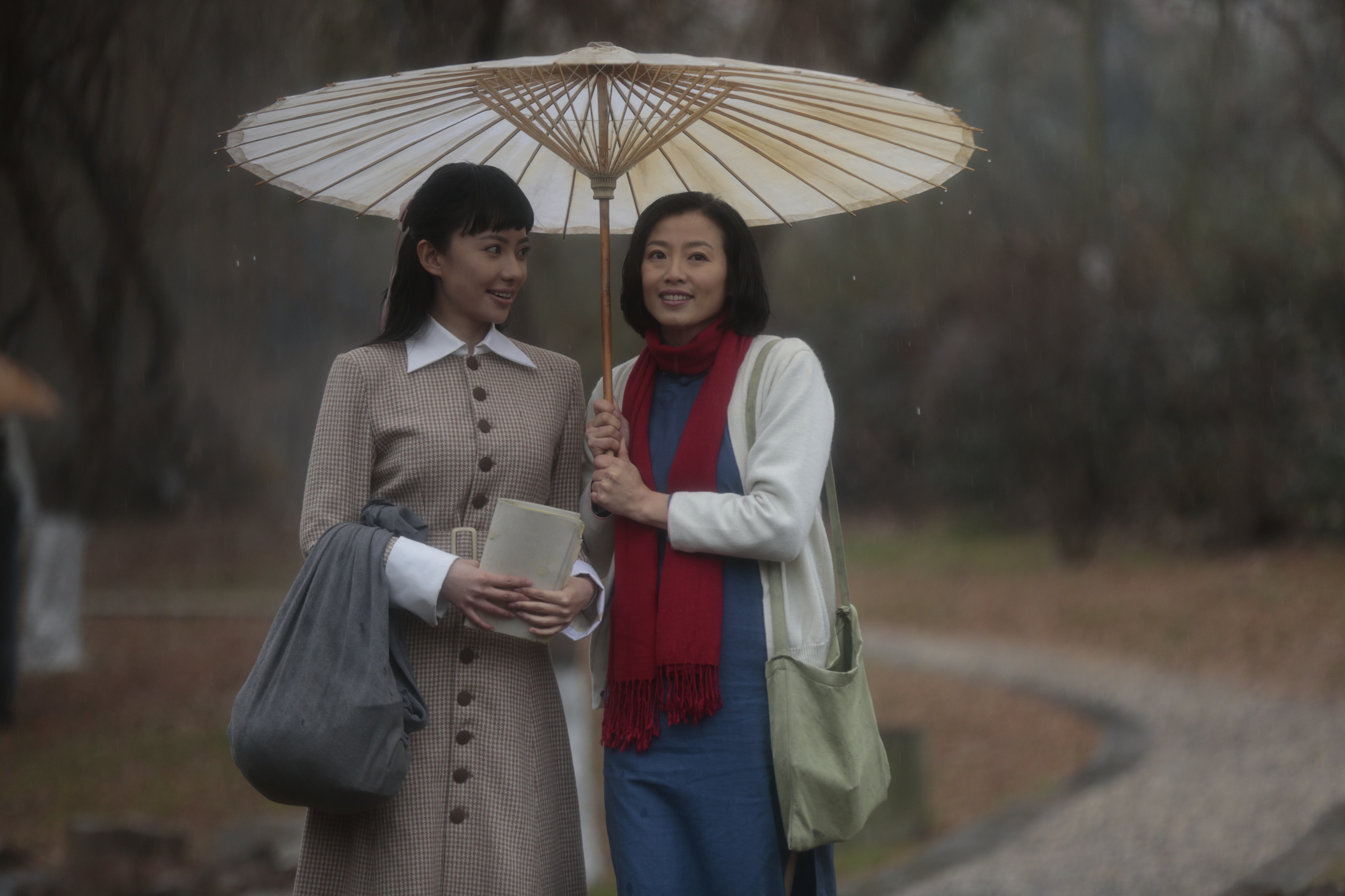 罗伟的写真-历史永远铭记剧照 罗...