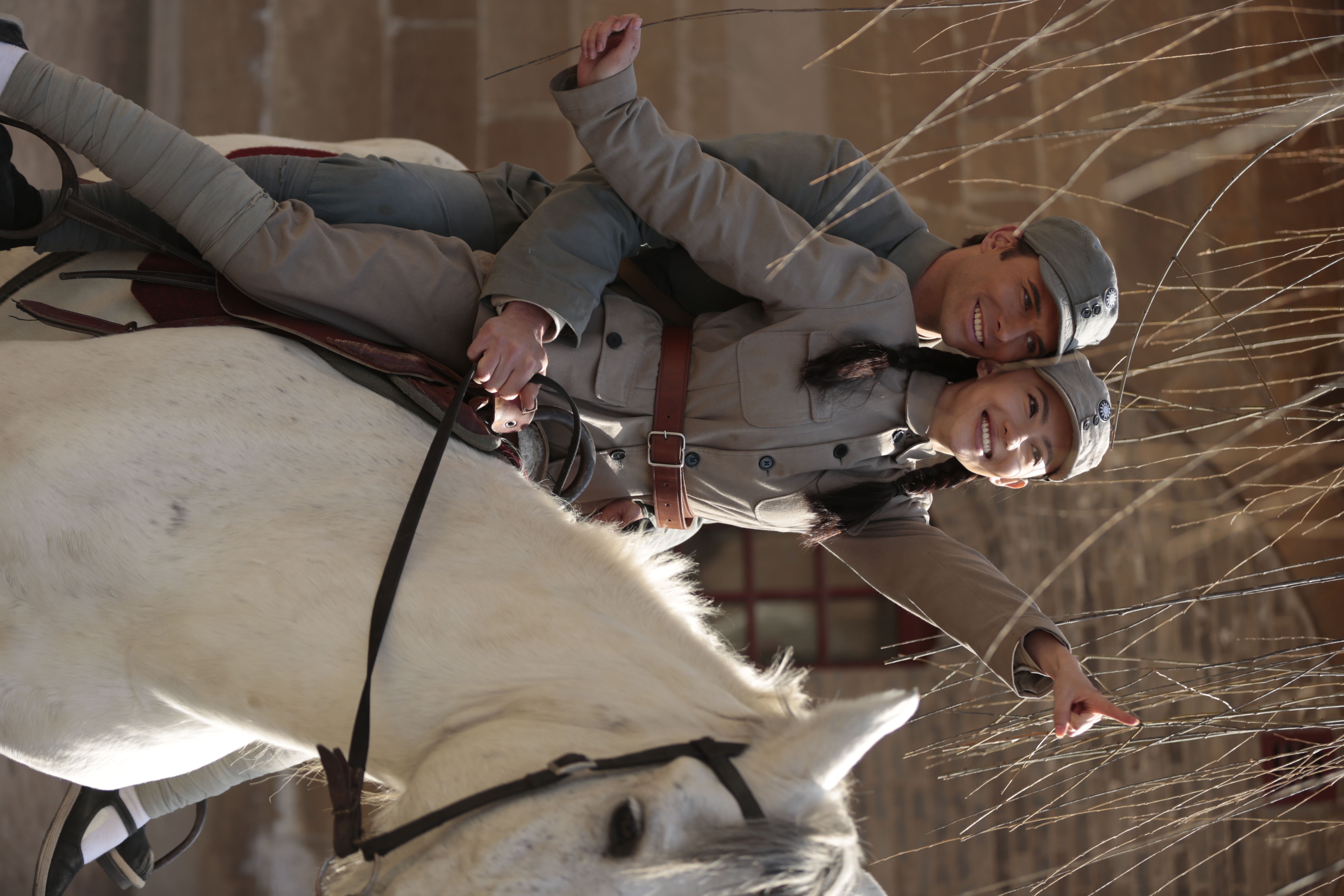 罗伟的写真-历史永远铭记剧照 罗...