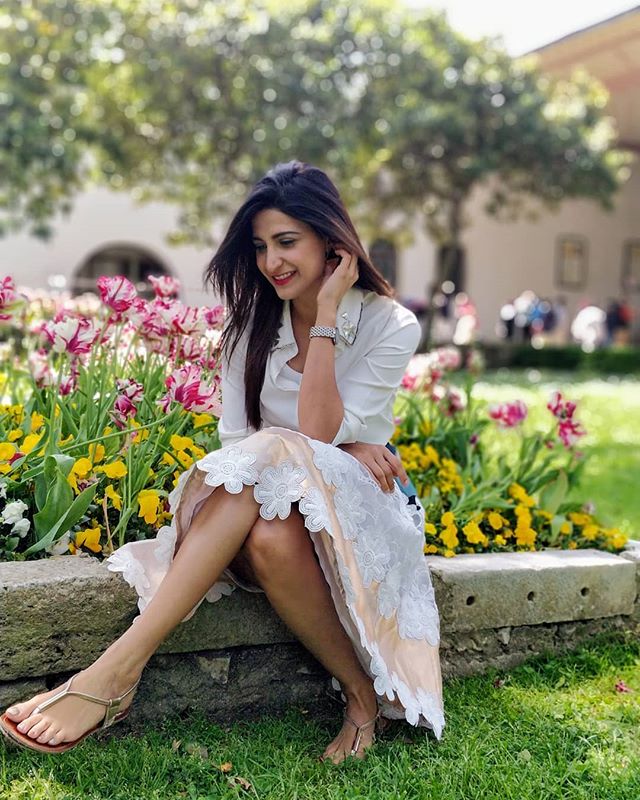 阿哈娜·卡姆拉的写真