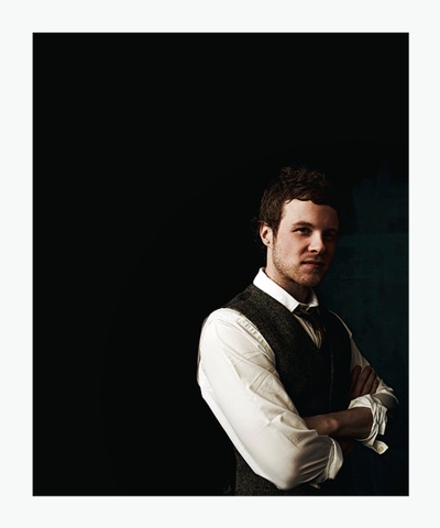 艾什顿·霍尔姆斯的写真