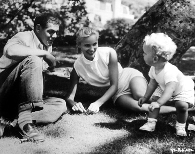 詹姆斯·迈克阿瑟的写真