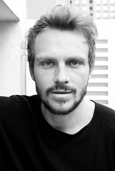 罗宾·希纳西的写真