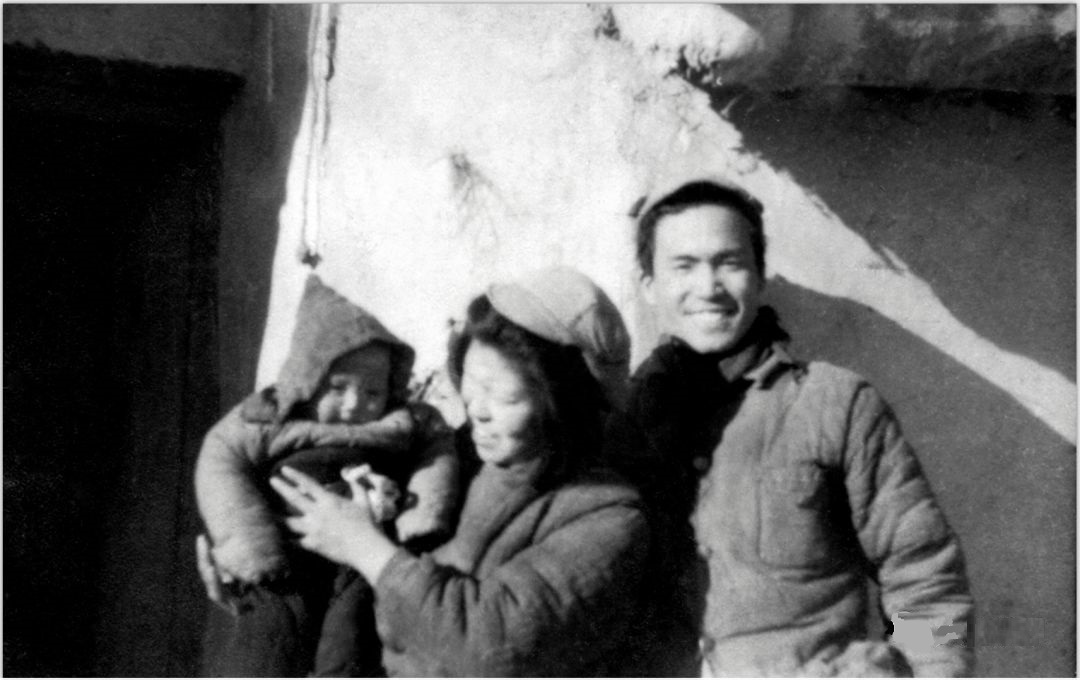 钱江的写真-1945年，钱江、史平...