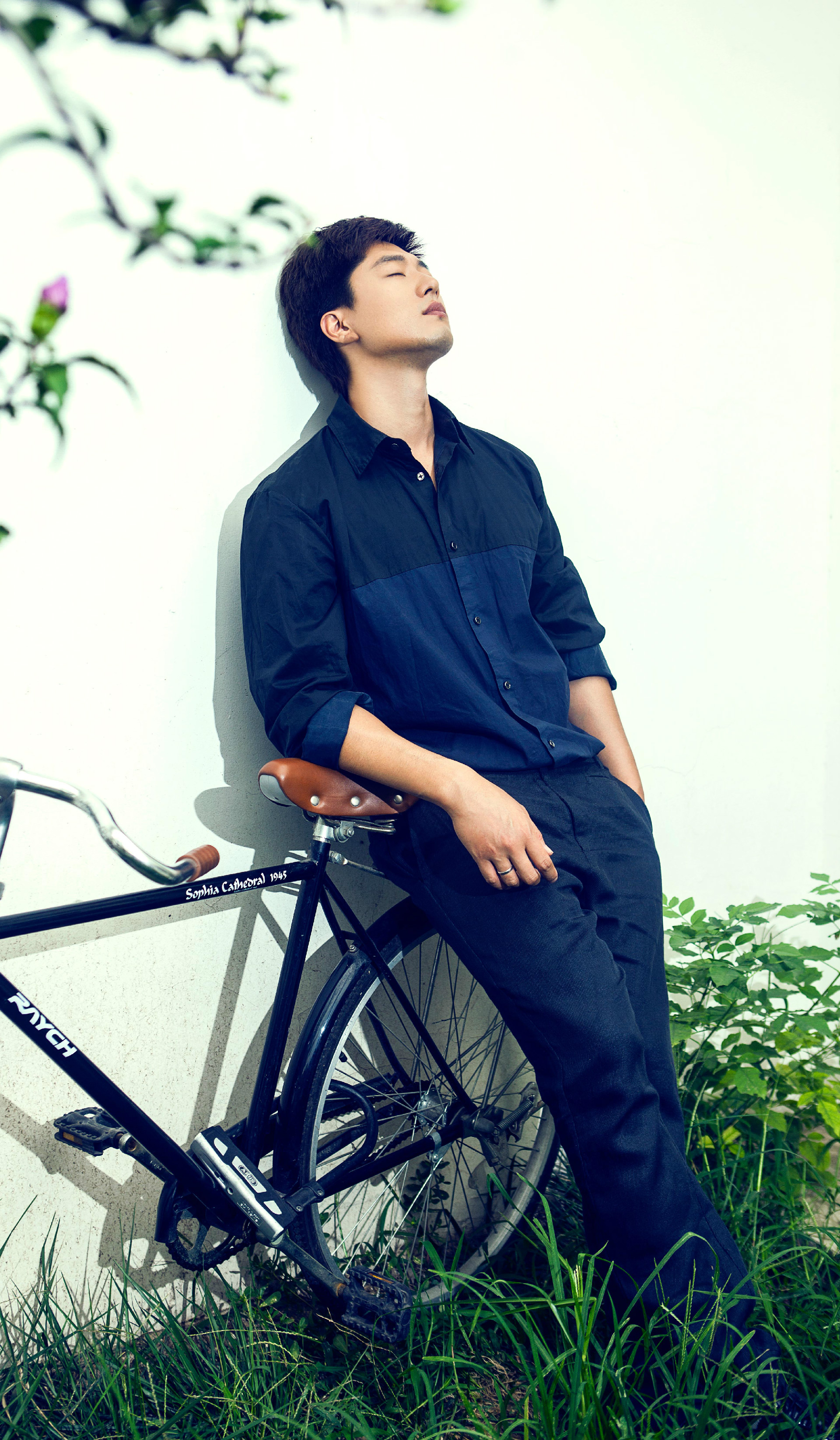 凌潇肃的写真-凌潇肃