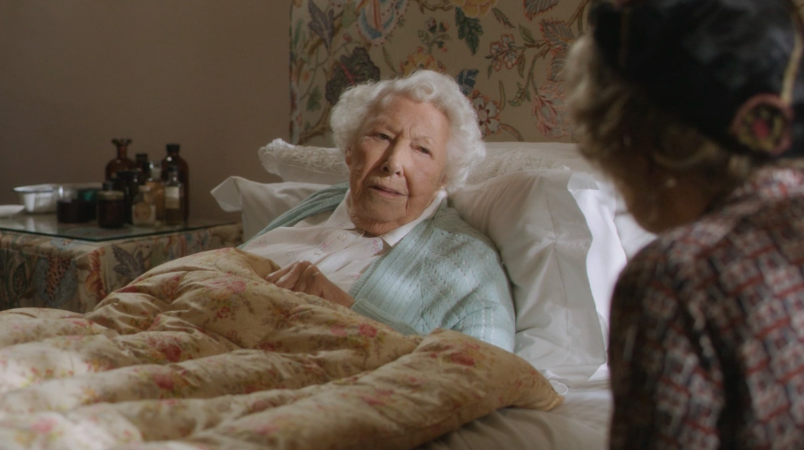 哈泽尔·道格拉斯的写真-2013《大侦探波洛》...