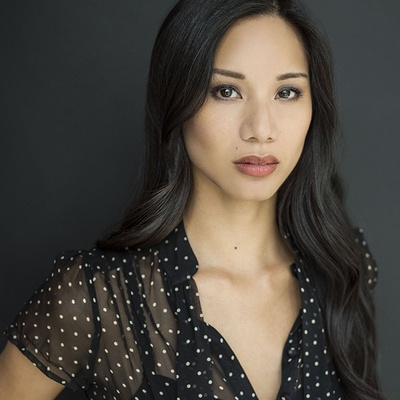 伊莲娜·郁安科的写真