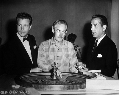 迪克·鲍威尔的写真-Humphrey Bogart lea...