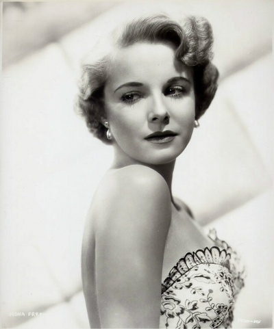 莫娜·弗里曼的写真