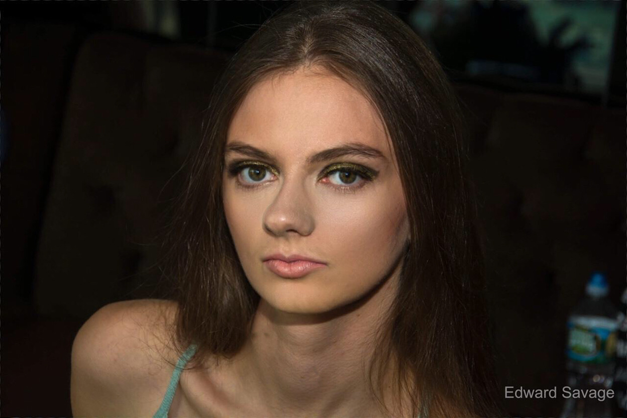 费斯·洛根的写真