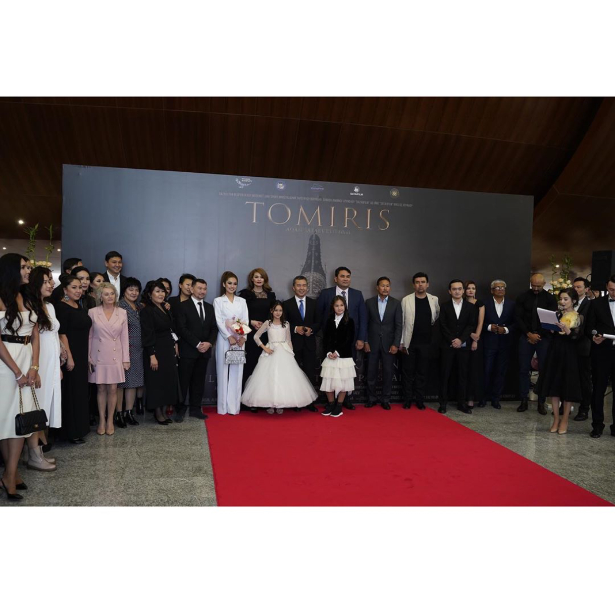 阿坎·萨塔耶夫的写真