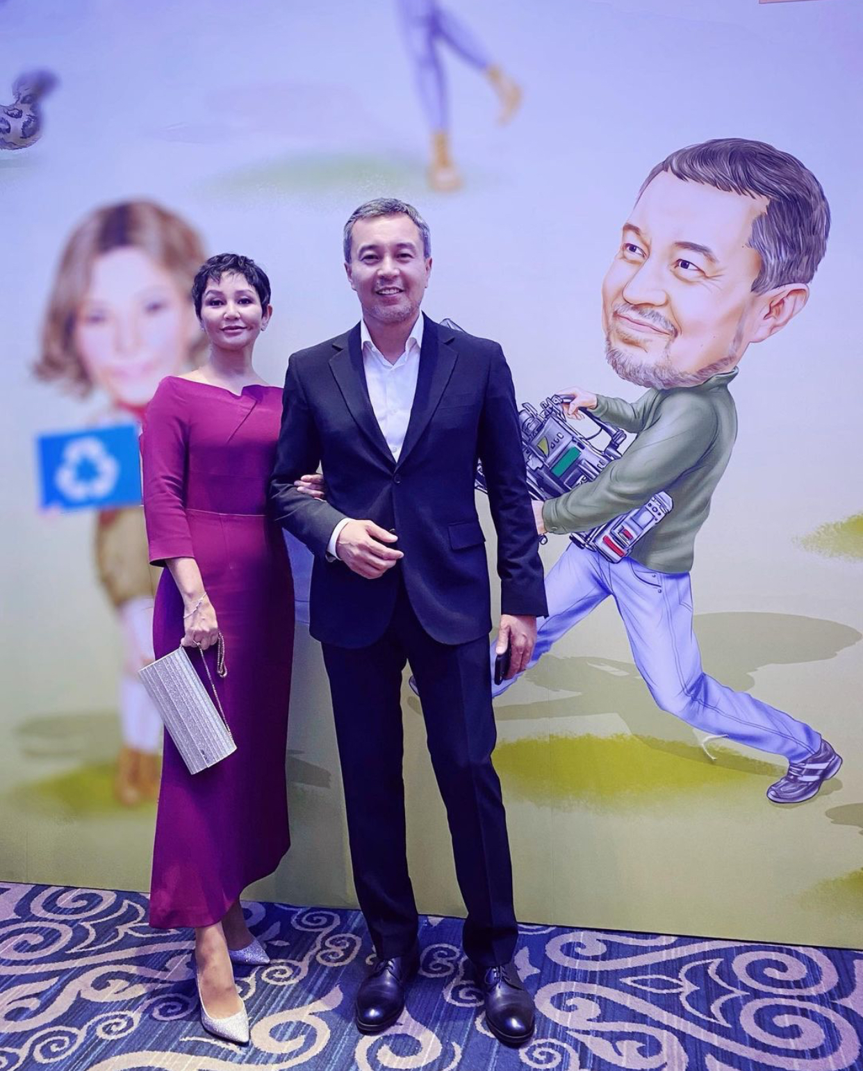 阿坎·萨塔耶夫的写真