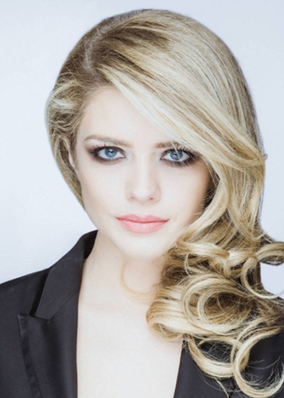 亚历桑德拉·迪努的写真