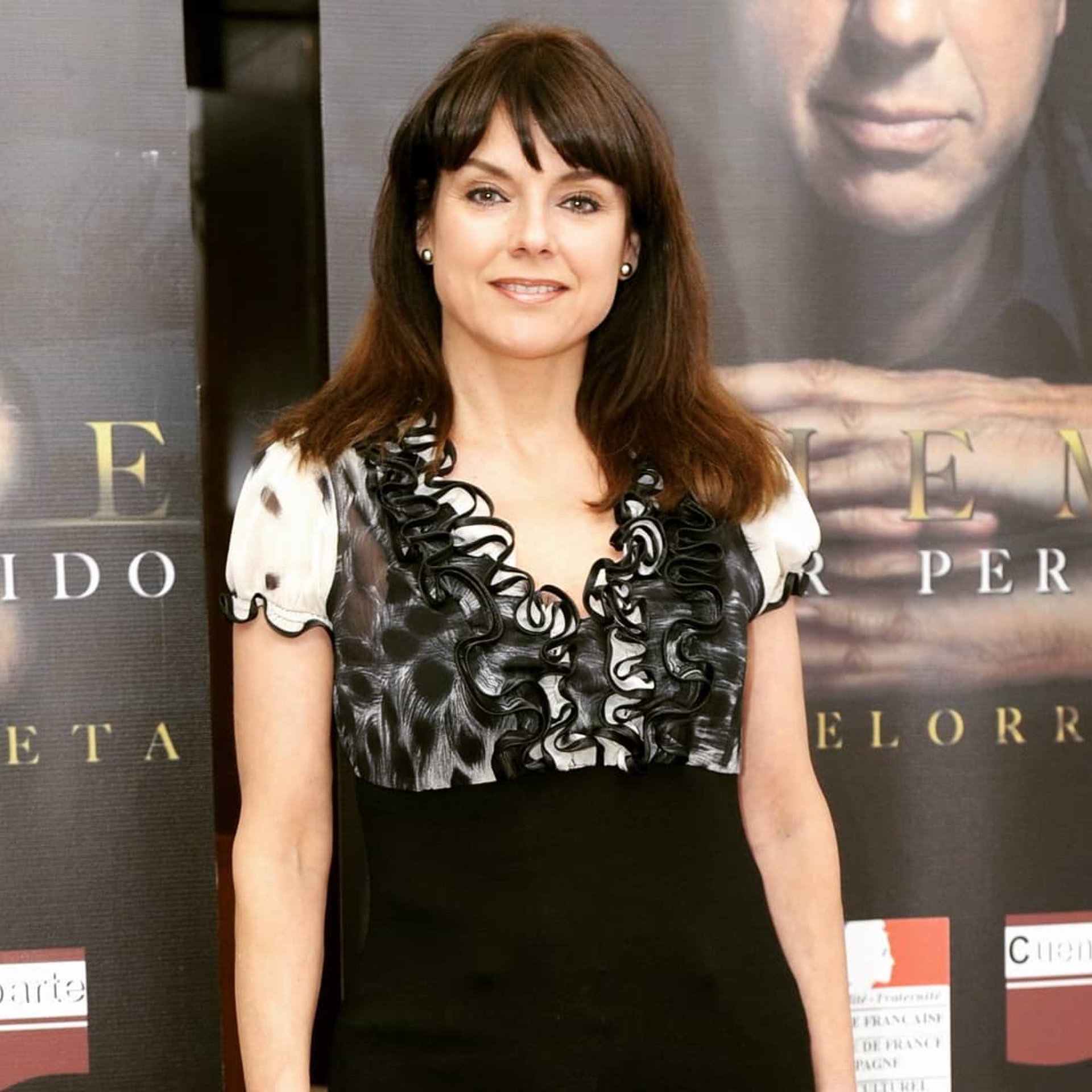 劳拉·福纳的写真