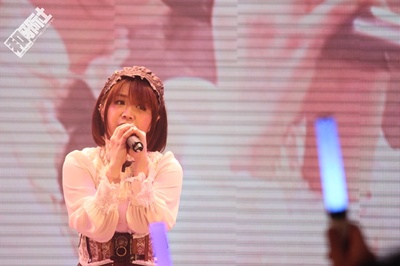 野水伊织的写真