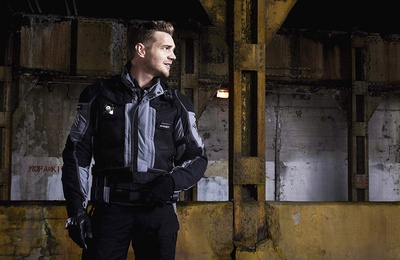 泰勒·汉德雷的写真