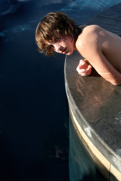 盖博·纳文斯的写真