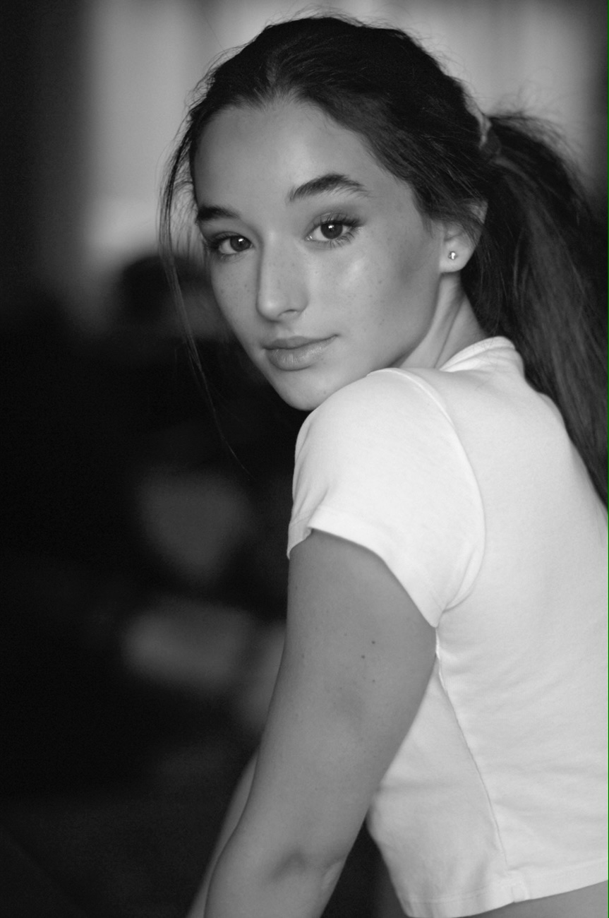 麦凯拉·特威格斯的写真