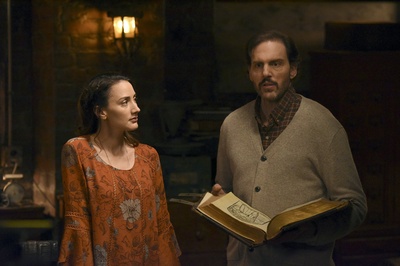 布丽·特纳的写真-美剧《格林》狐狸姐姐...