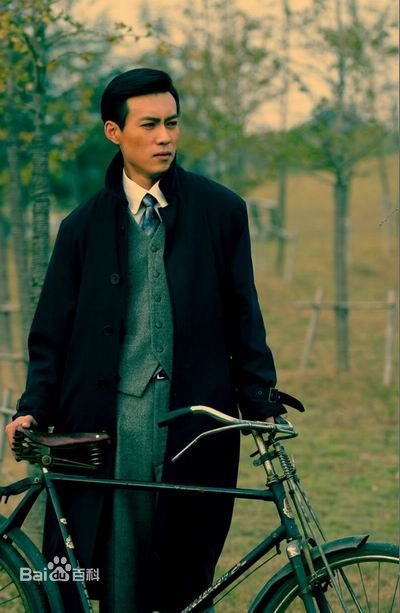 王骏毅的写真-没人觉得他和靳东很像...