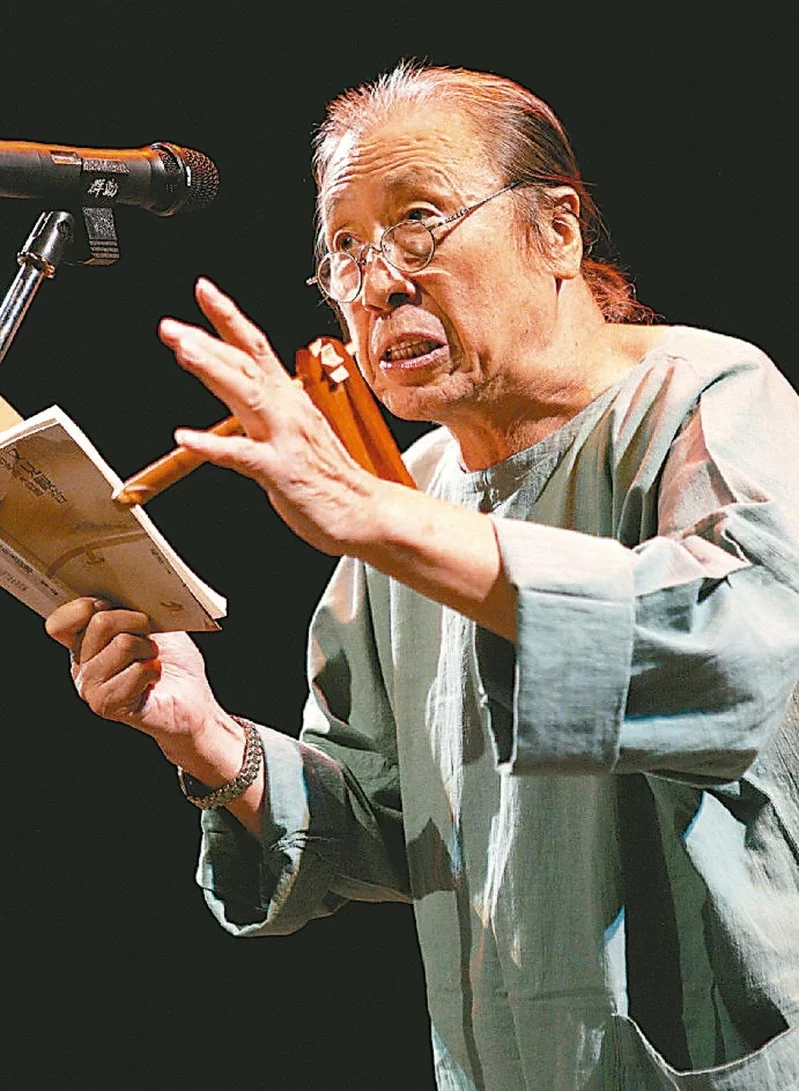 管运龙的写真-2004年9月，诗人管管...