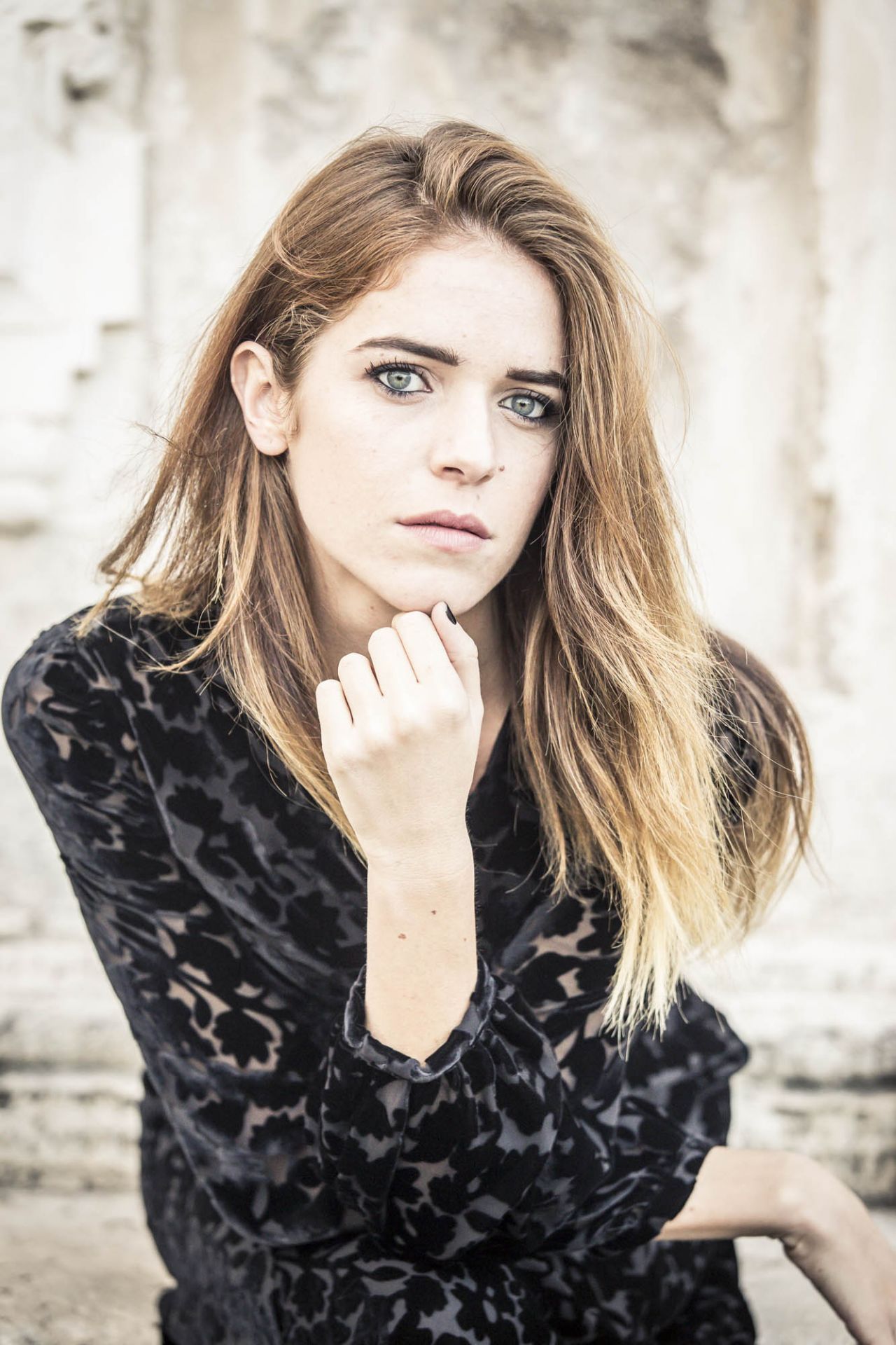 瓦伦蒂娜·罗马尼的写真