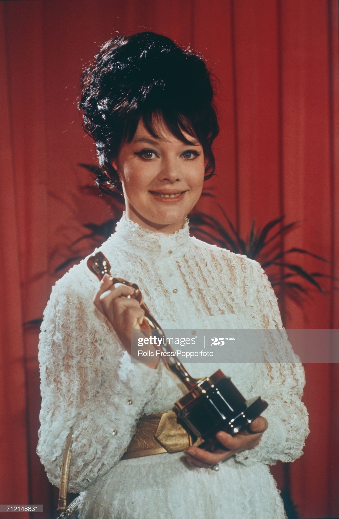 柳德米拉·萨维里耶娃的写真-柳德米拉·萨维里耶娃...