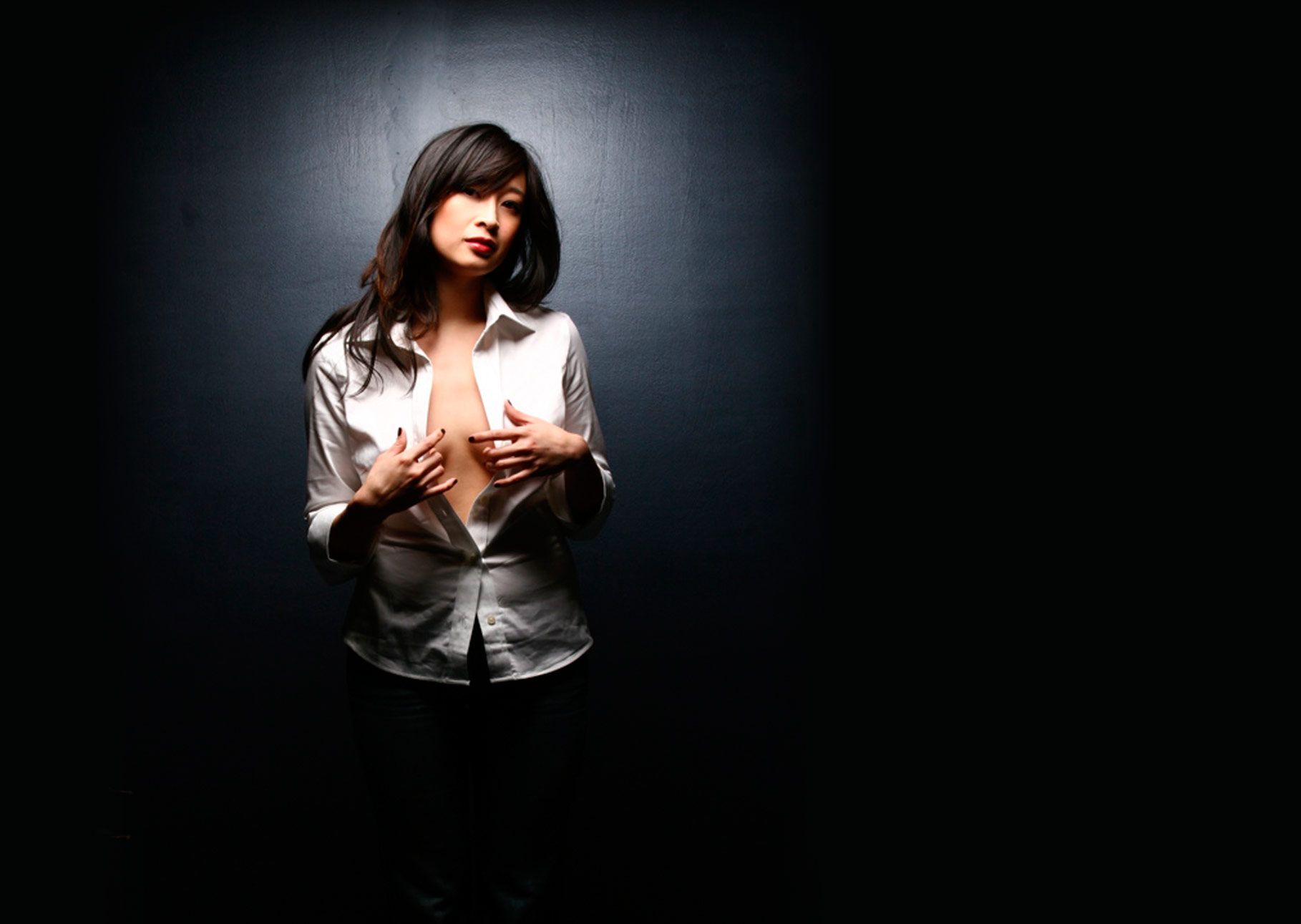 卡米利·陈的写真