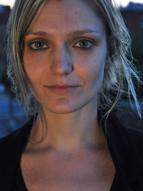 萨拉·科朗吉洛的写真