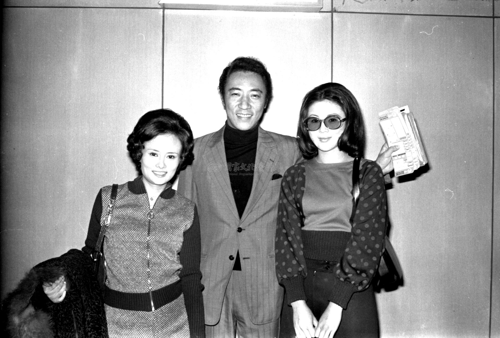 嘉凌的写真-影星楊群俞鳳至嘉凌飛...