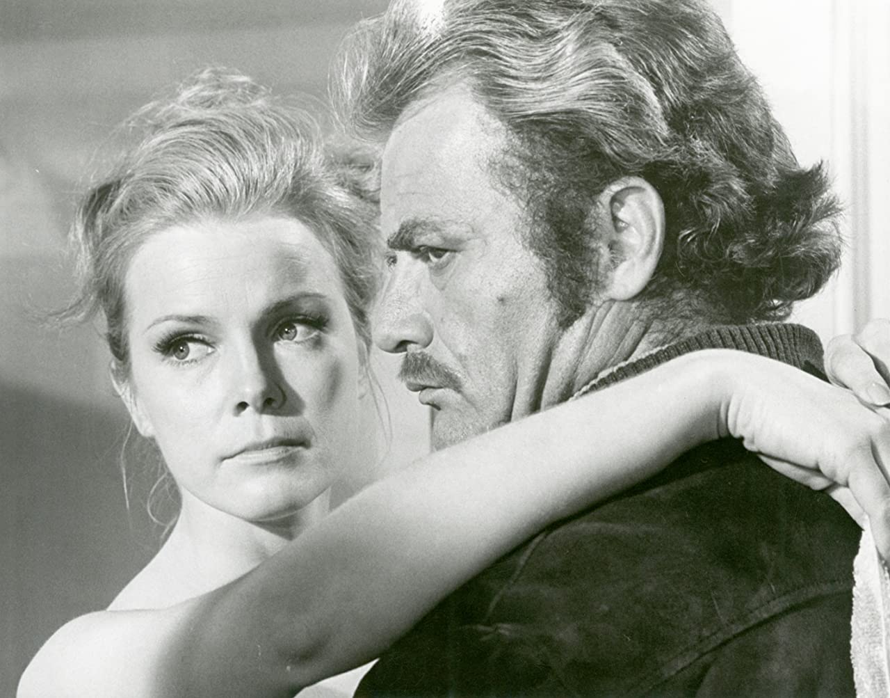 莱蕾·史蒂芬斯的写真-《Police Story》S1E1...