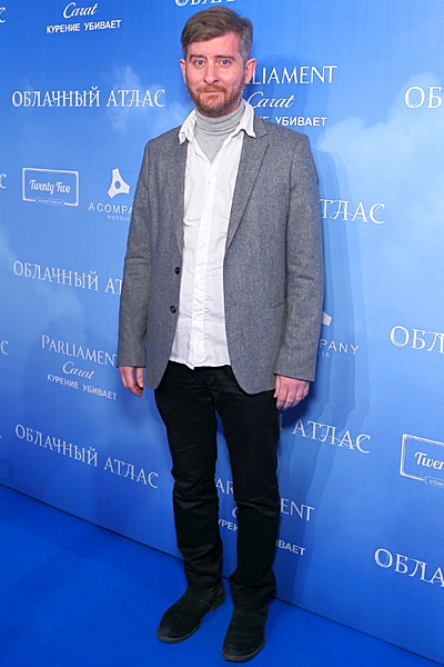 尼古拉·霍梅里基的写真