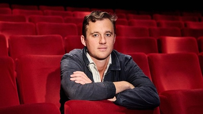 迈克·皮尔斯的写真